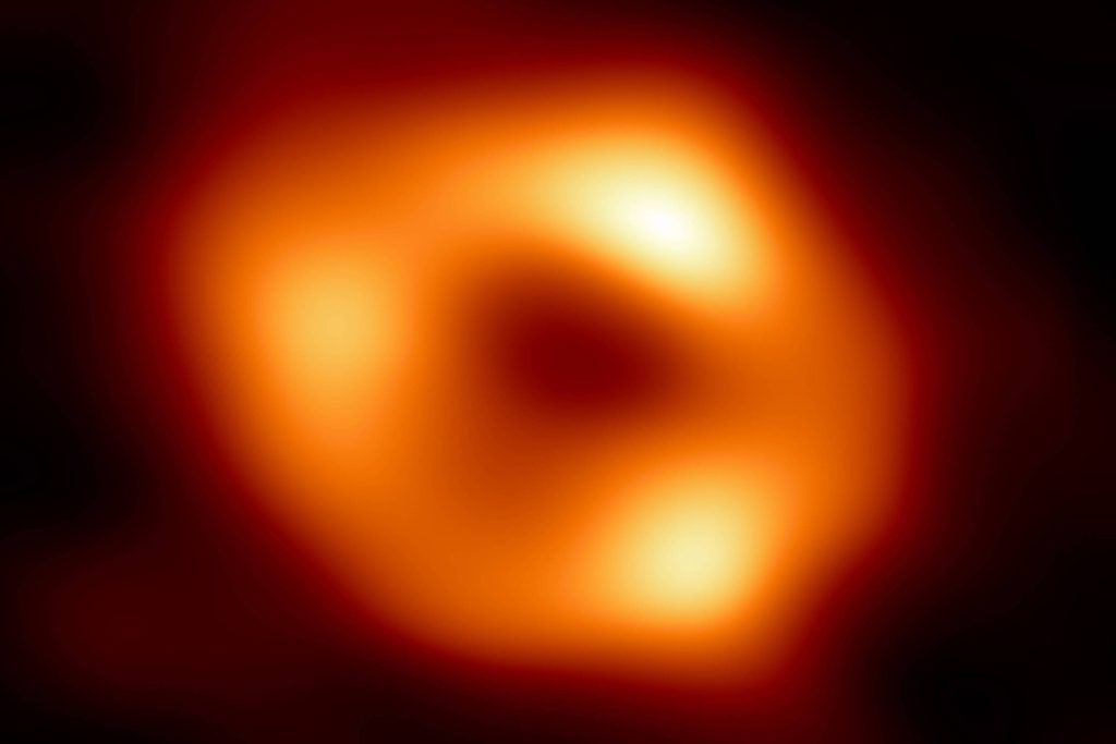 Astronomers get the first image of the black hole in the center of the Milky Way - 05/12/2022 - Sidereal Messenger