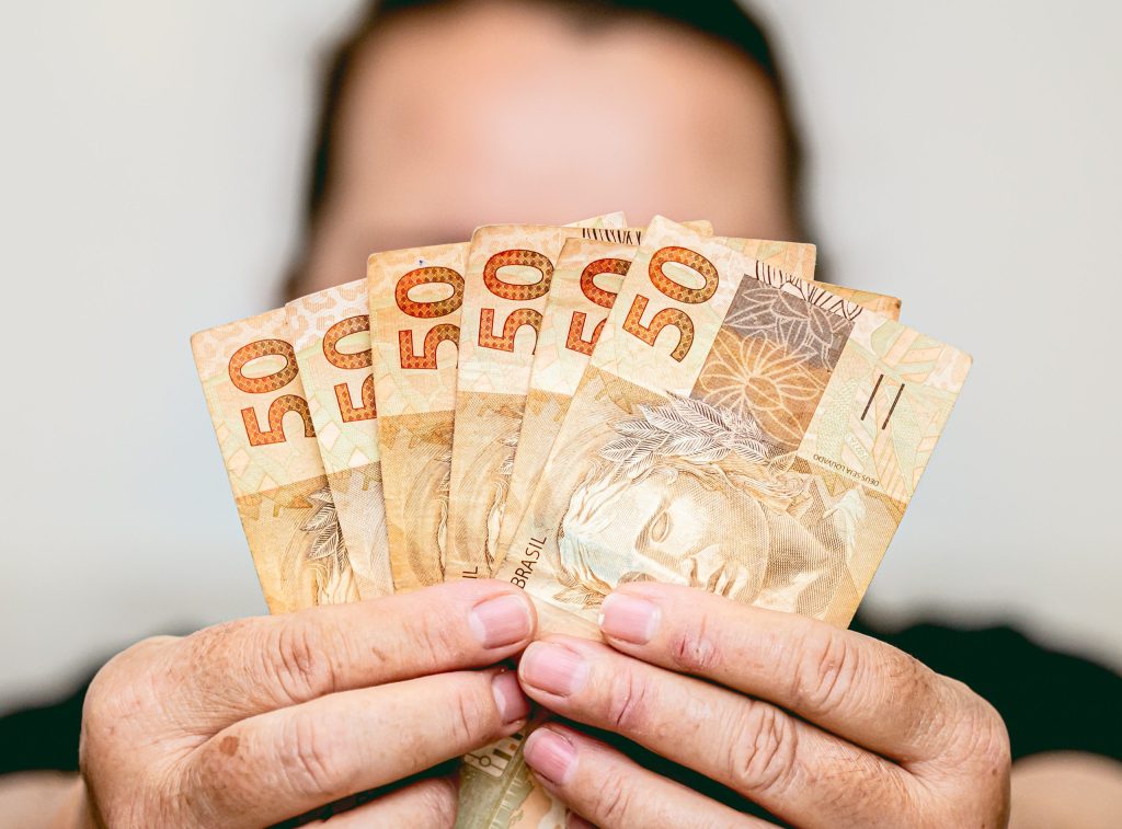How to make extra income and earn up to R0 online