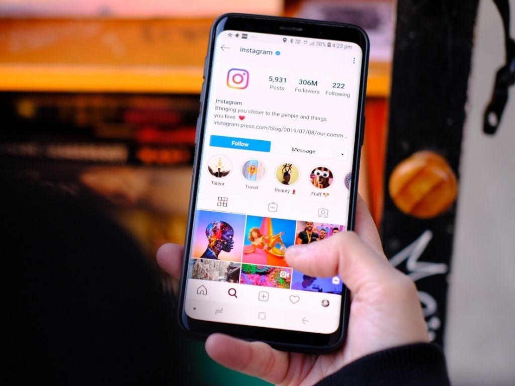 Learn how to send an anonymous message on Instagram