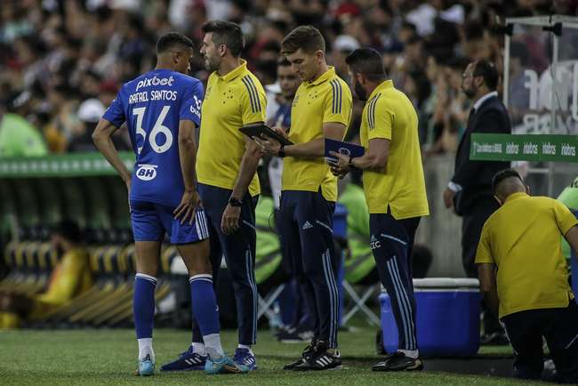 Photos of the first leg of the Round of 16 of the Copa del Rey, between Fluminense and Cruzeiro, in Maracan