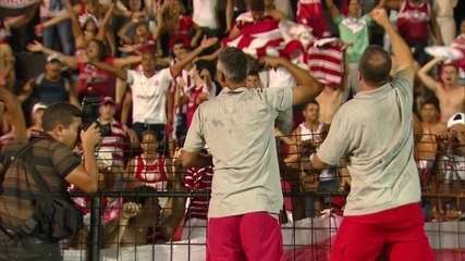 In 2014, Náutico won Sport on the Island again after 10 years and Lisca celebrates on the fence In 2014, Náutico won Sport on the Island again after 10 years and Lisca celebrates on the fence