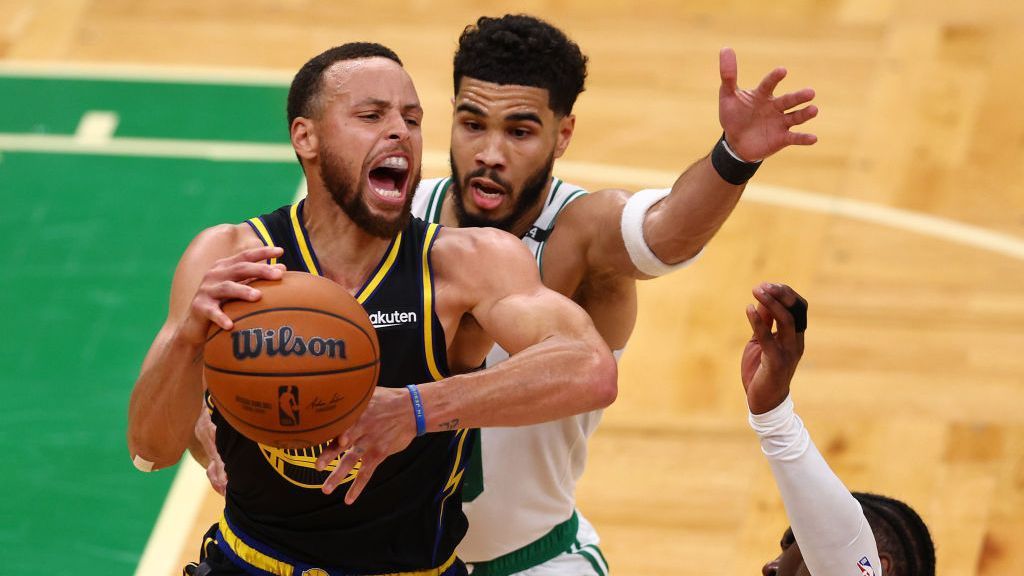 Curry “carries” in his back, the Warriors beat the Celtics and a series tie