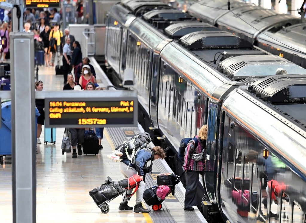 Rail strikes likely to shut down UK transport network |  The world