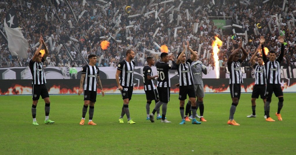 Renata Silvera and Lidio praise the style of Botafogo fans: "I understood the difficulty of the team"