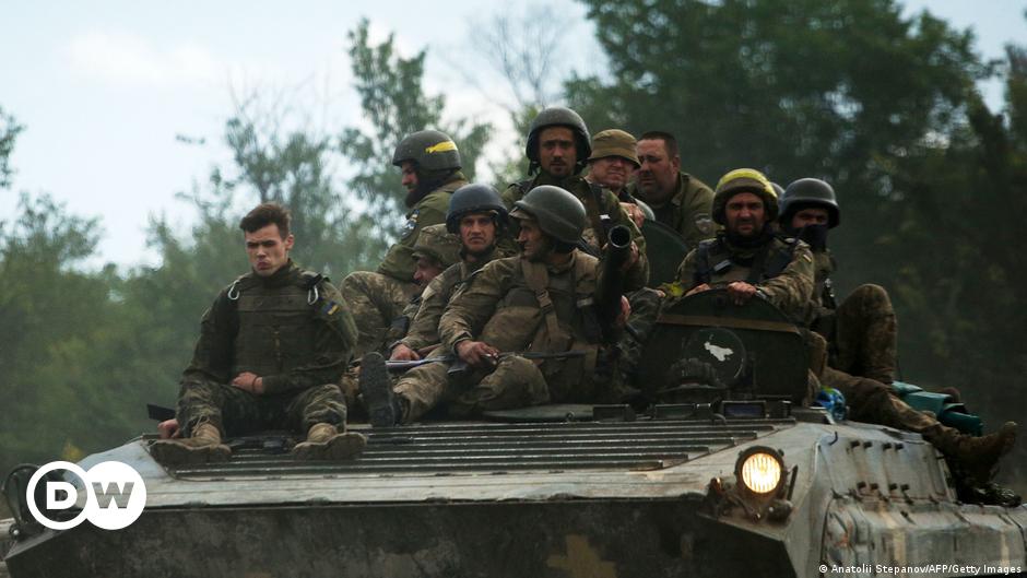 Ukrainian Soldiers Begin UK Training Program |  News |  DW