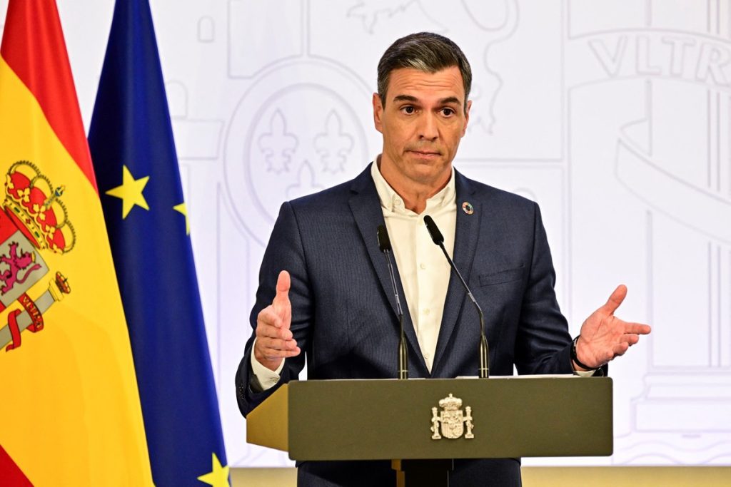 The Spanish Prime Minister has a plan to save energy: Don’t wear ties |  Globalism