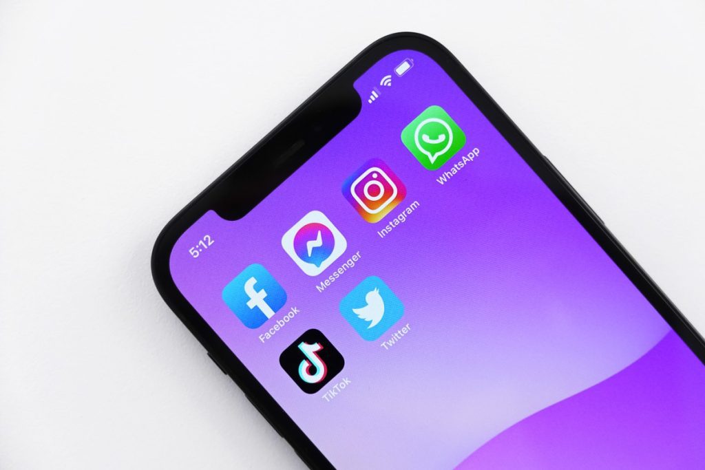 How to Beat the Social Media Algorithm – and Why You Should Try |  social networks