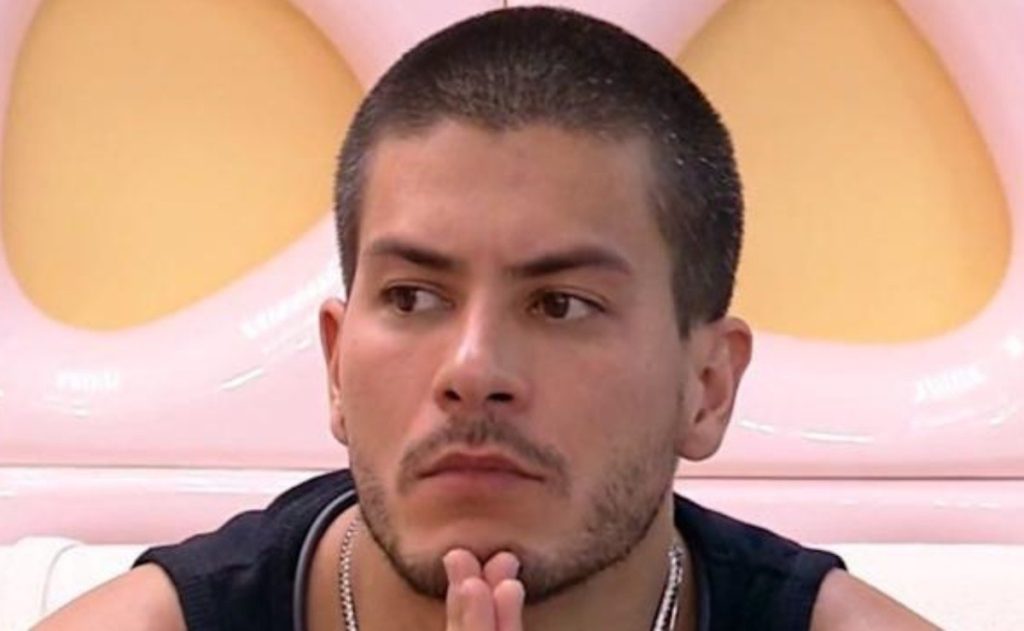 "They talk all the time";  Arthur Aguiar opens the game and comments that even after the end of BBB 22, the attacks of the haters still continue