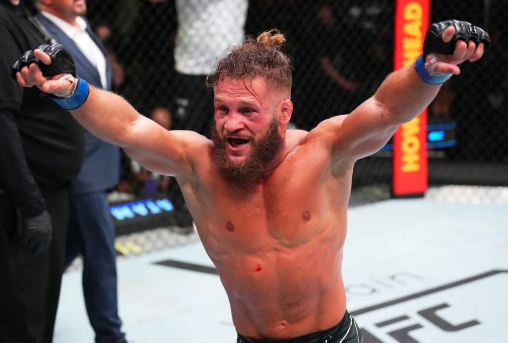 Ultimate Fighting Championship: Rafael Viziev knocks out dos Anjos in the fifth round of the main event |  fighting