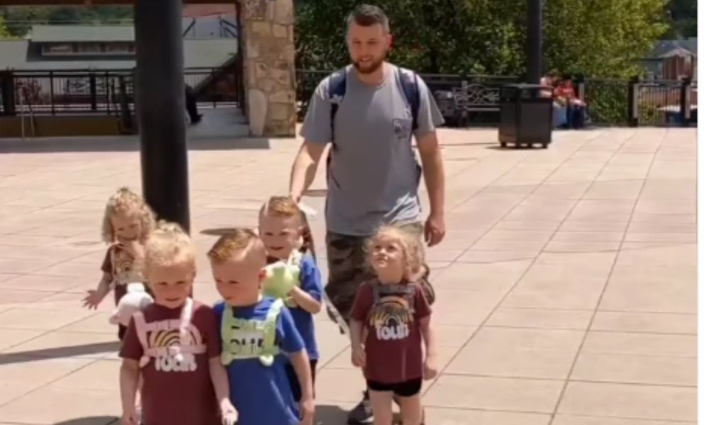 Father of quintuplets criticized for using 'baby collar' and responses: 'Training my dogs'