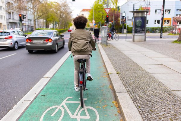 Why don’t we forget how to ride a bike according to science?