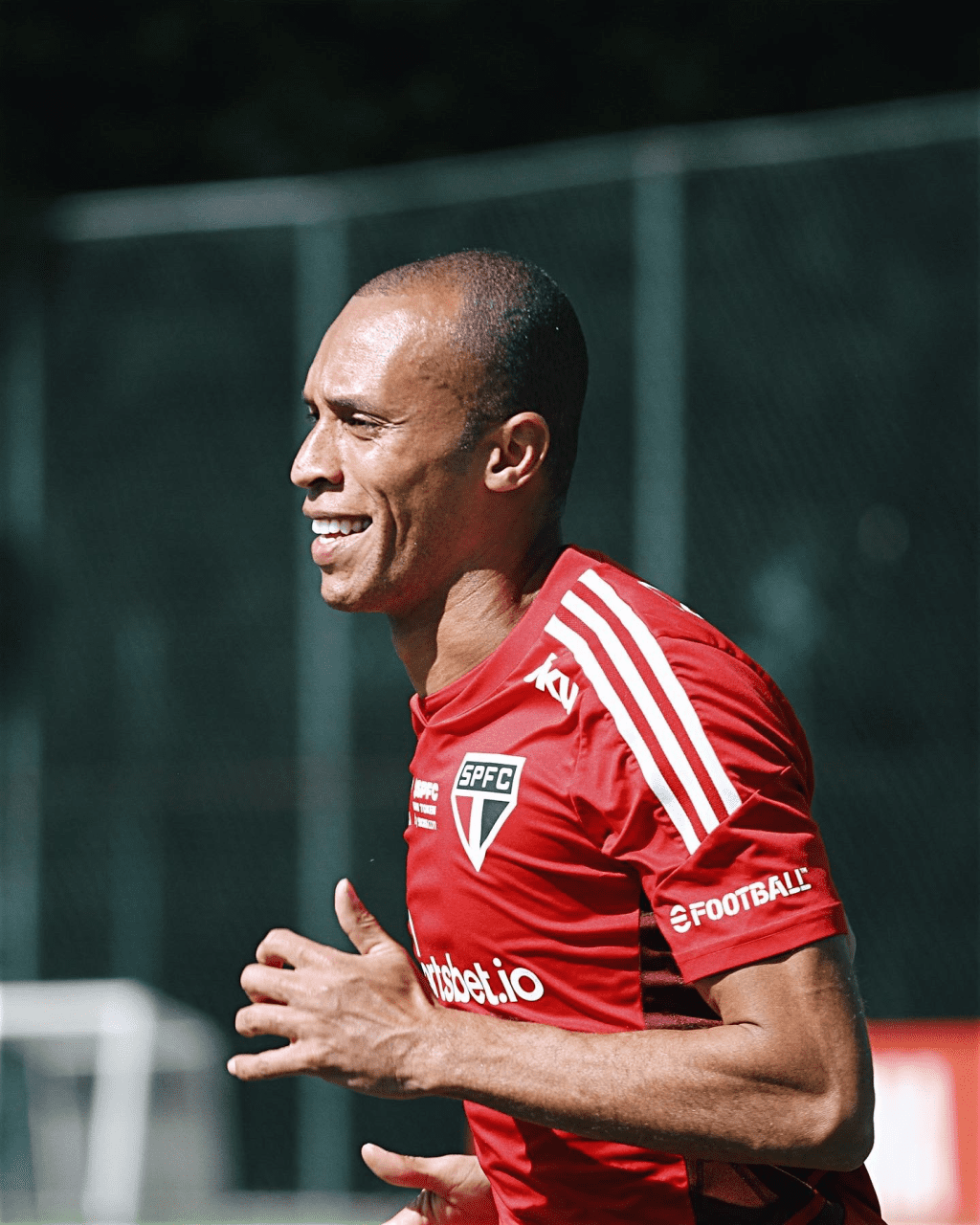 Sao Paulo with a mixed team in the classic against Santos;  See potential team