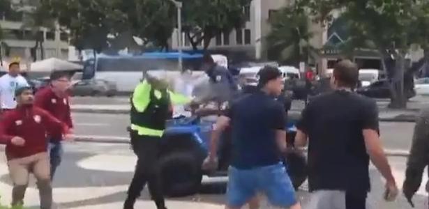 Fans clash in Copacabana