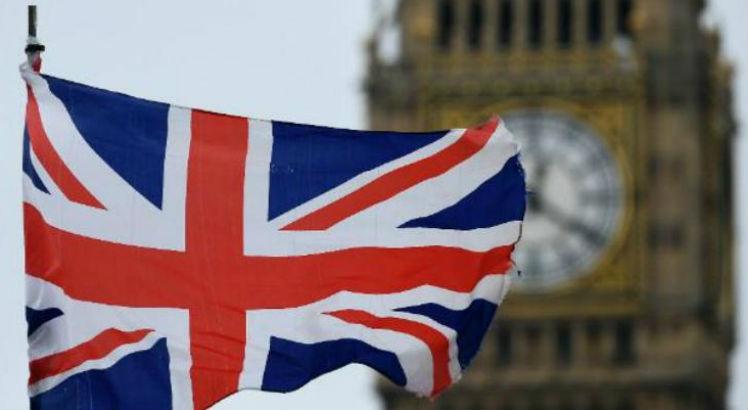 Find out how to study in the UK and earn in Euros, paying for everything