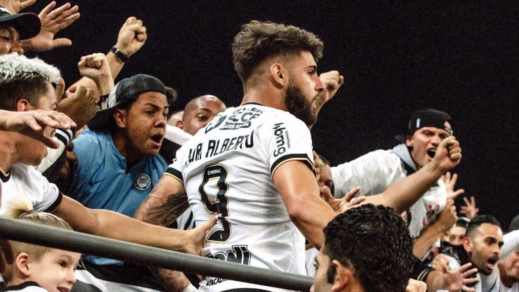 Neto says Yuri Alberto 'did what he had to do', sends message to Willian and surprises with better goals at Corinthians Stadium