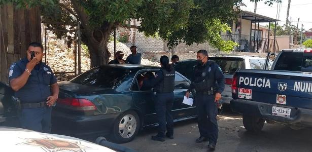 Police find eight American children living in car in Mexico