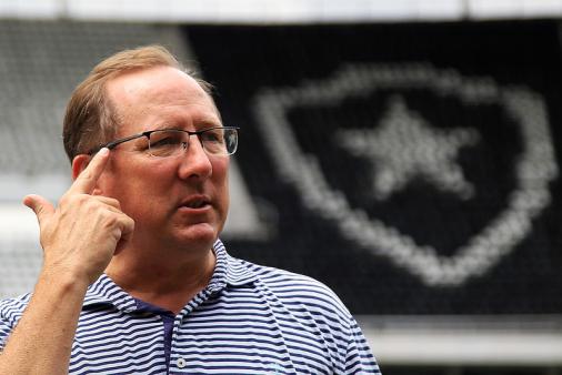 Textor says he ‘already spent twice as much as expected’ in Botafogo and admits: ‘I’ve hired players I wasn’t supposed to get’