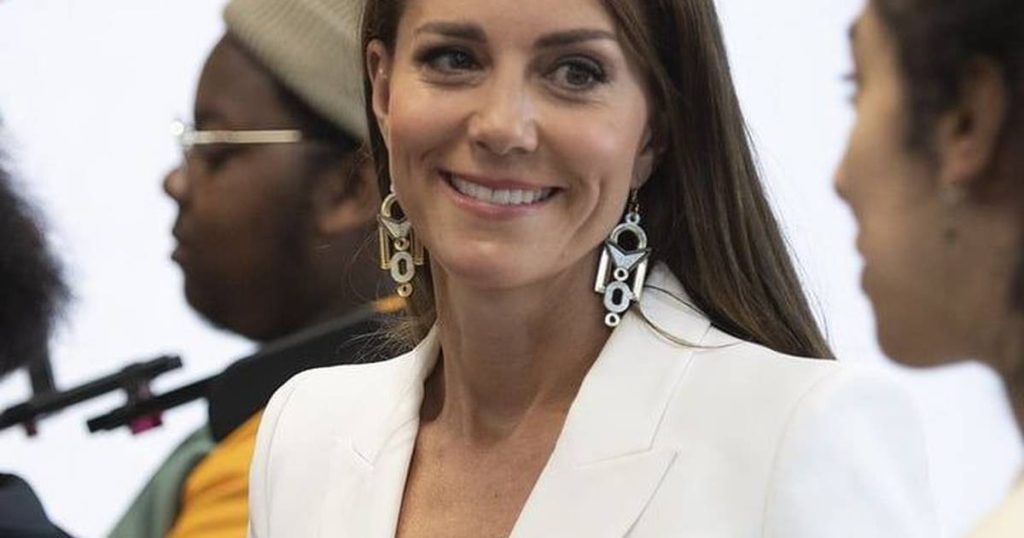 did you notice?  Kate Middleton wears BRL 70 Zara - Metro World News Brasil