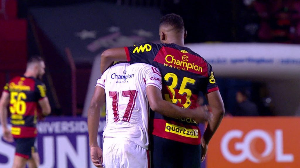 After the defeat in the classics, the Náutico striker cries and is comforted by the sports defender;  Watch the video |  Nautical