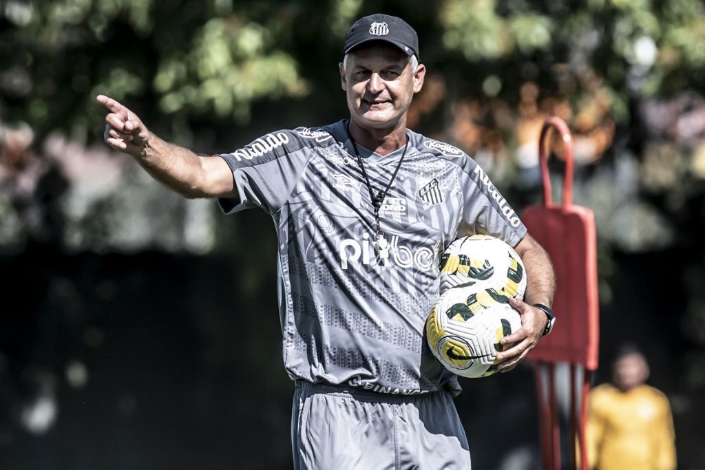 Avai announces Liska as new coach  Hawaii