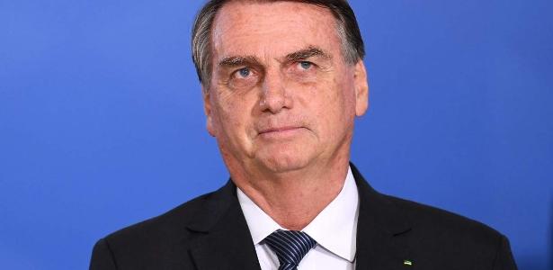 Bolsonaro should cut health plan measures before elections