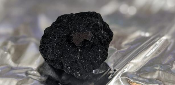 The meteorite in England contains strange water