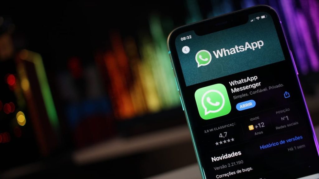 WhatsApp launches feature to hide online status from some users