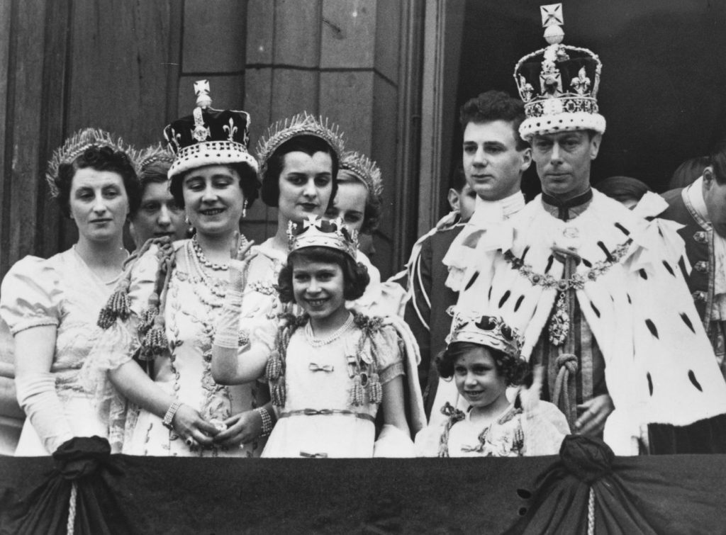 Why Elizabeth II Is the Most Unpopular Queen in Modern Britain