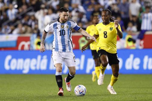 With two goals from Messi, Argentina beat Jamaica in a friendly in America