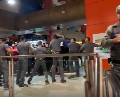 Corinthians and Sao Paulo fans fight at Luz Station