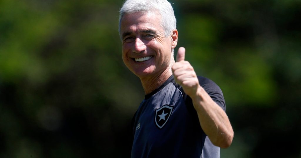 André Kfoury: "Luis Castro will end the year and show he is the right man to make Botafogo rise in 2023"