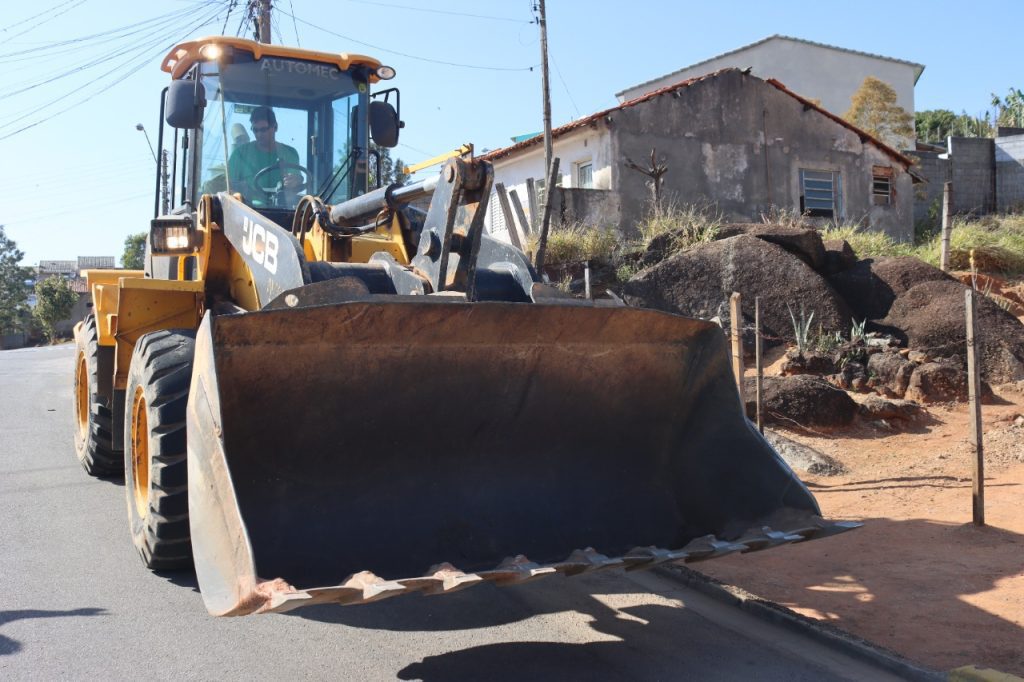 Cleaning Drag 8 Visits Friday Neighborhoods in Bragança