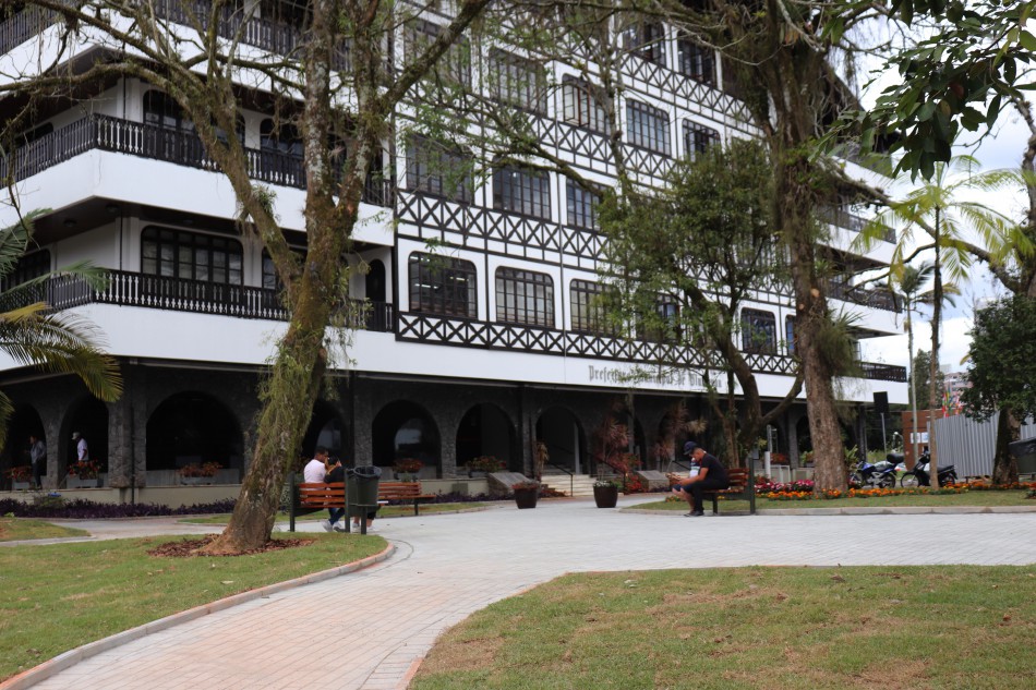 Decree sets working hours for public offices in Blumenau during the World Cup matches in Brazil