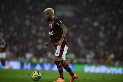 Flamengo updates Arturo Vidal and Guillermo Varela's injury charts