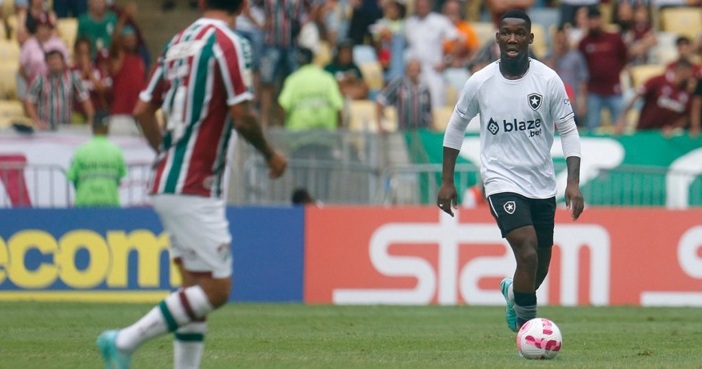John Textor praises Patrick de Paula’s performance after nearly three months without playing for Botafogo: ‘We’re happy he’s back’