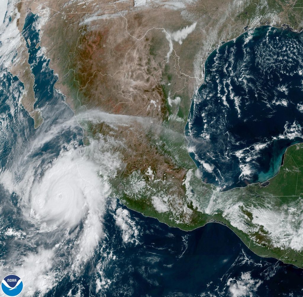 'Potentially catastrophic' Hurricane Roslyn approaches Mexican coast |  Globalism