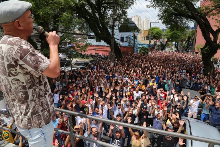 Mercedes workers in Sao Bernardo agree to an agreement guaranteeing the transfer and rehabilitation of the class