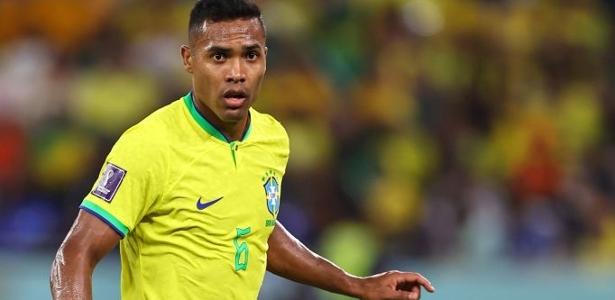 Alex Sandro misses the selection.  Danilo and Neymar are still out
