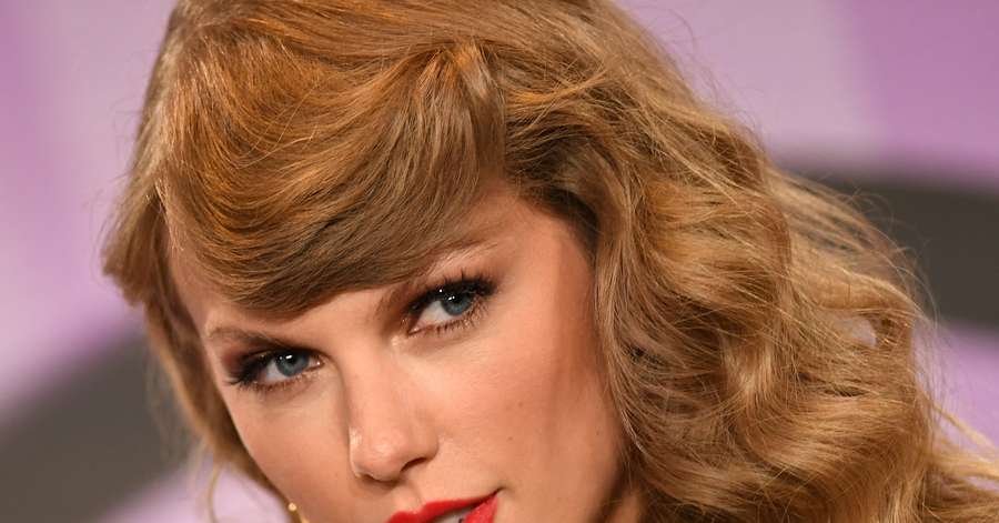 US Senators Want to Investigate Taylor Swift's Tour Ticket Website