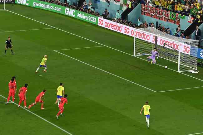 Pictures of the duel between Brazil and South Korea, for the round of 16 of the World Cup in Qatar, in Est