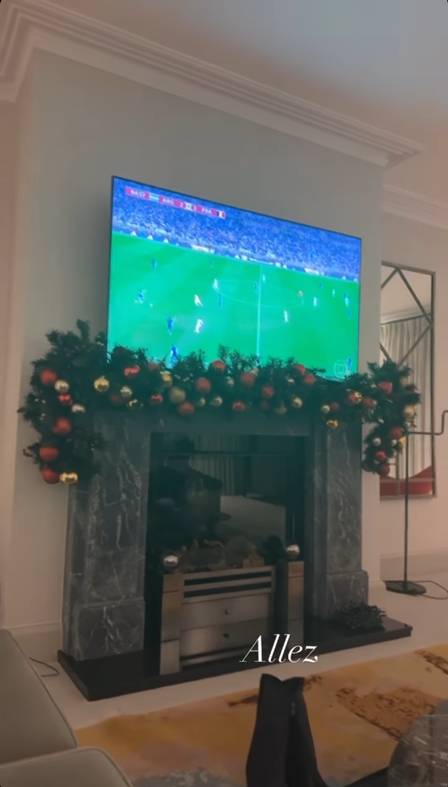 The Silva family watches Argentina's final drying