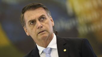 Bolsonaro replaces 11 ambassadors and appoints 14 military personnel to leadership positions
