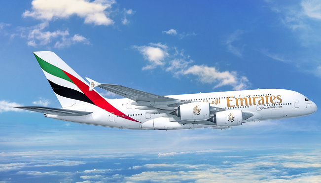 Emirates Airlines boosts operations to London Gatwick with third daily A380 flight - VoeNews