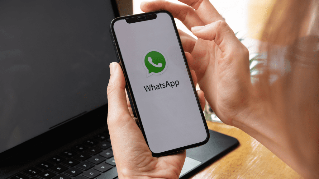 Find out who sent you a WhatsApp message without having to unlock your phone